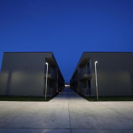 Amber Village Spille Eksteriør billede